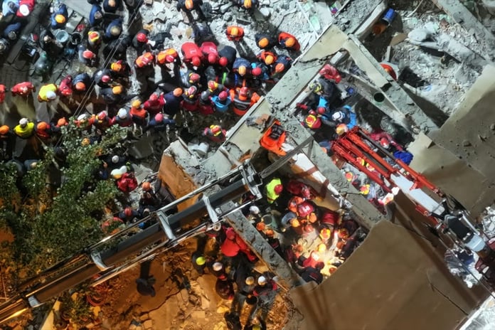 Gebze'deki bina çökmesinde acı haber: Anne ve babanın da cansız bedenine ulaşıldı