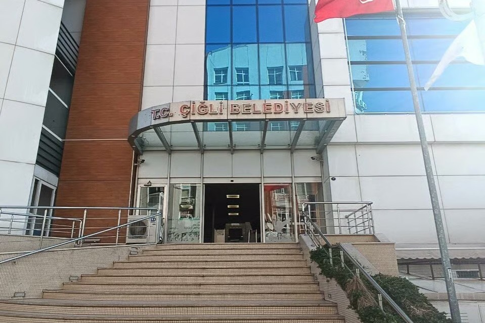 Çiğli Belediyesi'nde mali kriz: 1 milyar TL açık
