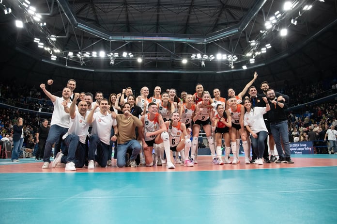 Eczacıbaşı İtalya'da liderliği aldı