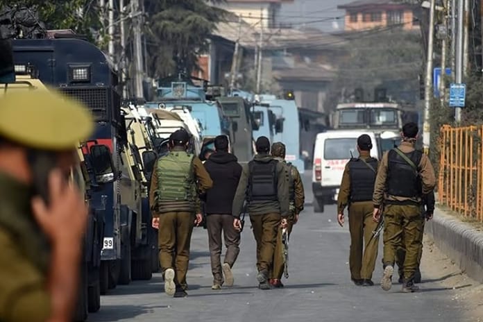 Keşmir krizi yeni bir savaşın başlangıcı mı?