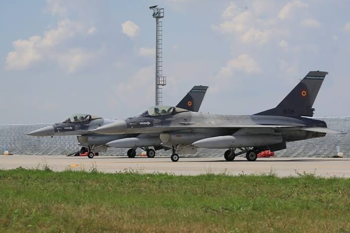Romanya 18 adet F-16'yı 1 avroya satın aldı