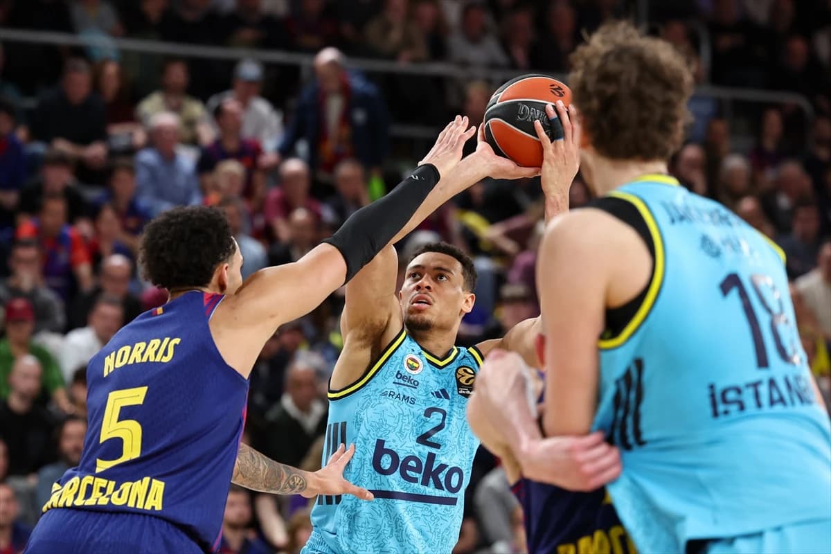 Fenerbahçe Barcelona’yı devirdi