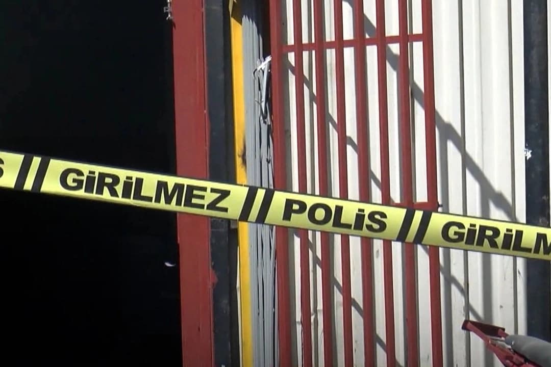 Yük asansörü düştü: 1 yaralı