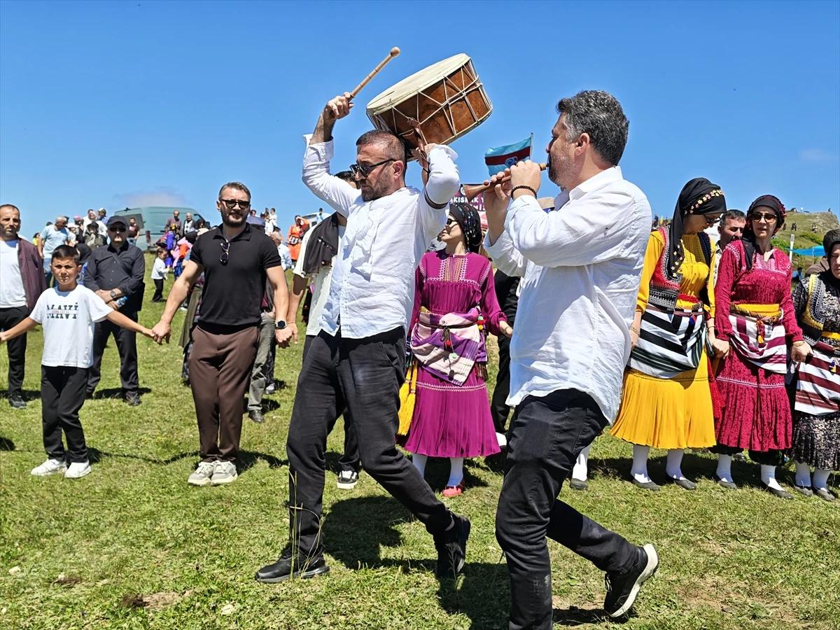 Karakısrak Yaylası horonla şenlendi