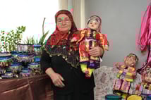 Bursa’nın yaşayan hazinesi: "Üç etek" geleneğini oyuncak bebeklerle yaşatıyor