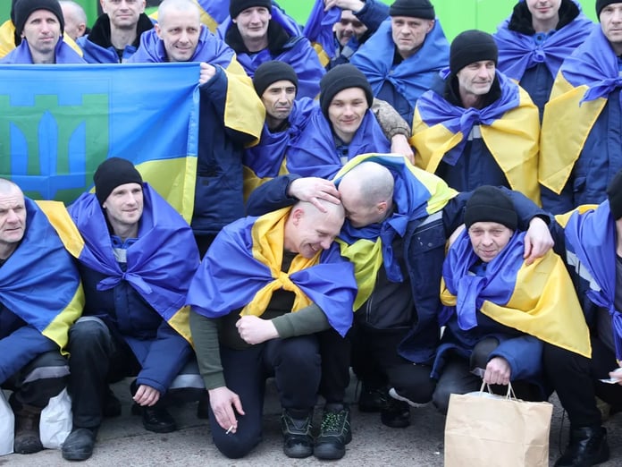 Rusya ile Ukrayna arasında esir takası: 300'er asker serbest bırakıldı