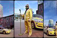 Arnavut taksi şoförü, Tiran sokaklarında 'Elvis Presley' rüzgarı estiriyor