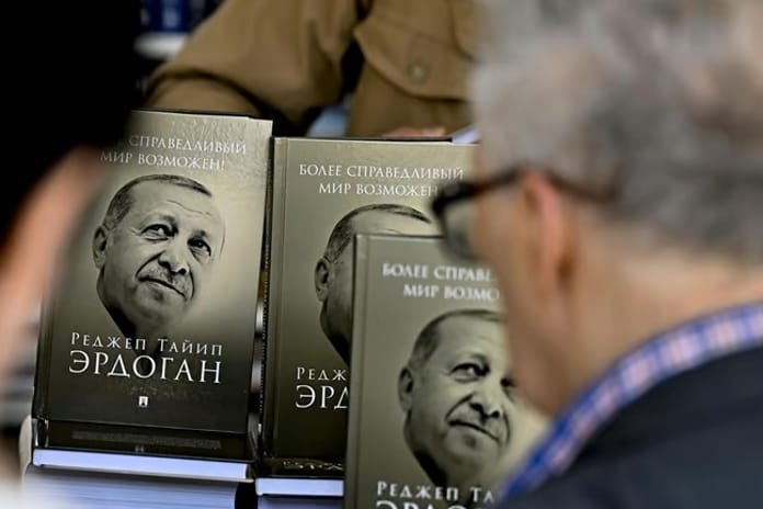 Paşinyan'ın eşi Cumhurbaşkanı Erdoğan'ın kitabını okuyacak