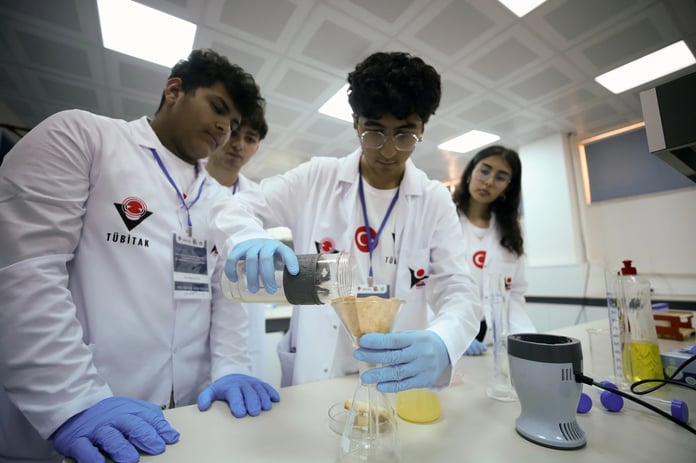 Baykar ve TÜBİTAK modeli devrede: Kritik alanlarda nitelikli insan gücü hazırlığı