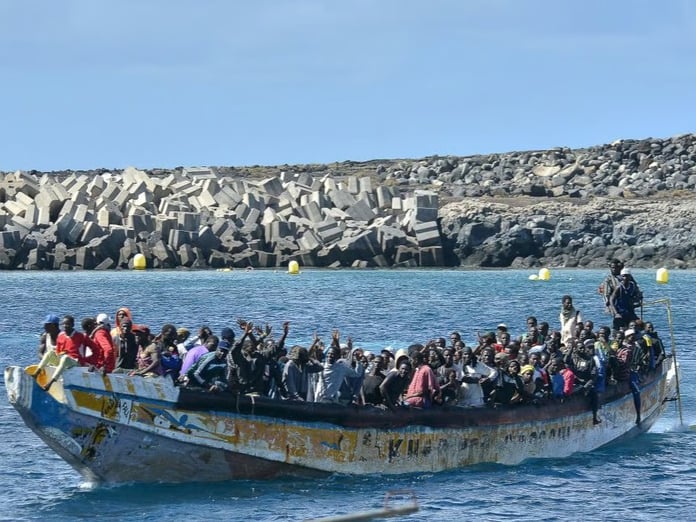 İspanya'ya giden mülteci teknesinde 70 kişi hayatını kaybetti