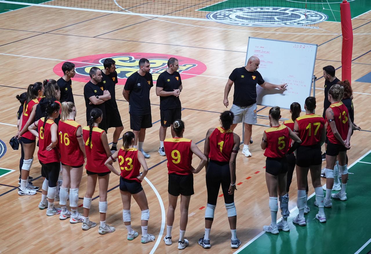 6 şehirden 14 takımlı Sultanlar Ligi'nde 42. sezon heyecanı: Rekor Eczacıbaşı'nda, son şampiyon VakıfBank
