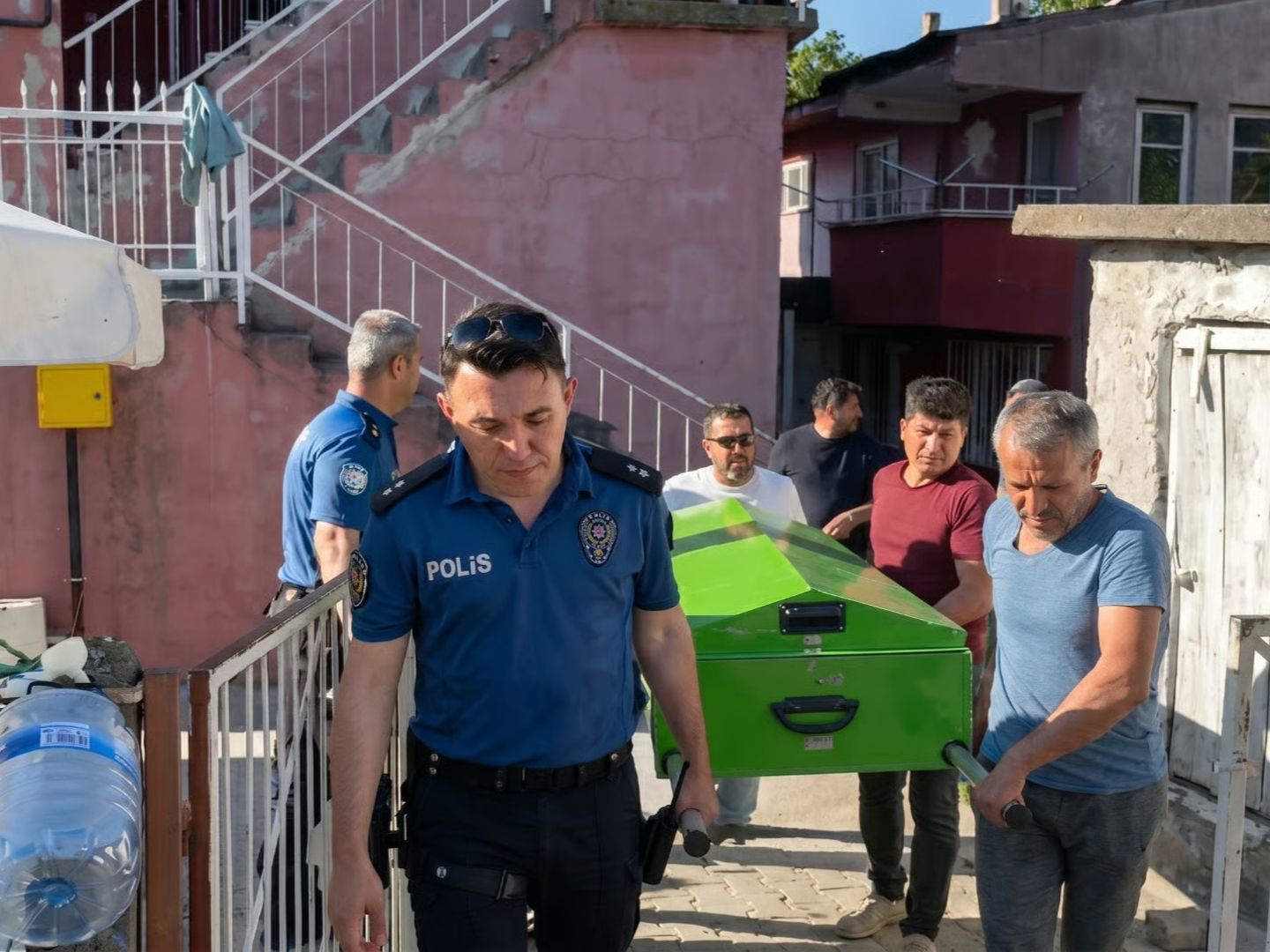 Bartın’da emniyeti yasa boğan ölüm: 16 yıllık personel evinde ölü bulundu! 
