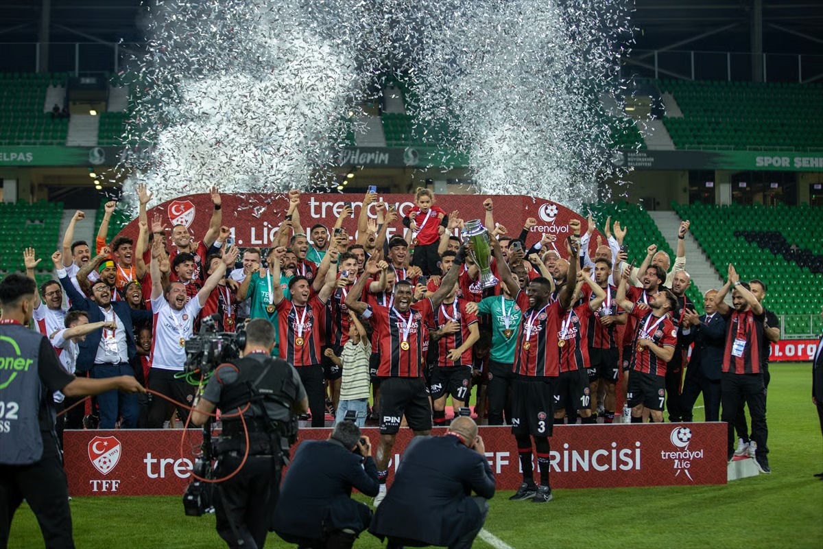 Süper Lig'e yükselen son takım Fatih Karagümrük