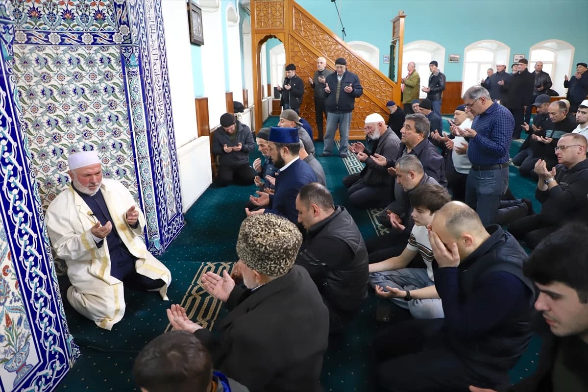 İslam Dünyası Ramazan Bayramı'nı kutluyor