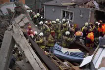 İGDAŞ 'gaz bulgusu yok' dedi: Fatih'teki 2 binayı yıkan patlamanın nedeni araştırılıyor!