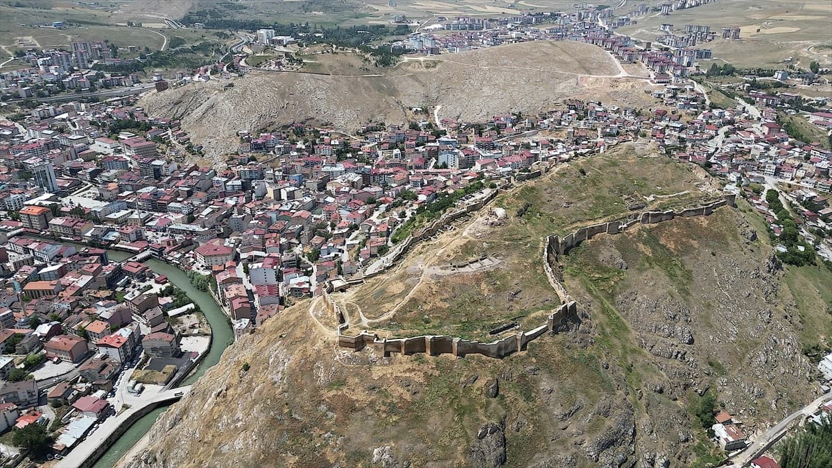 Bayburt Kalesi yeni keşiflere gebe