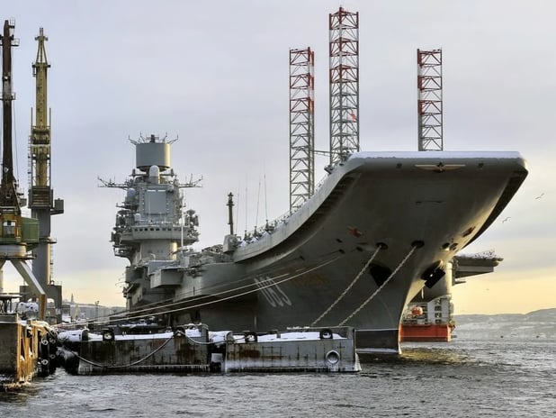 Rusya, yaşlanan tek uçak gemisi Admiral Kuznetsov’u hizmetten çekmeye hazırlanıyor