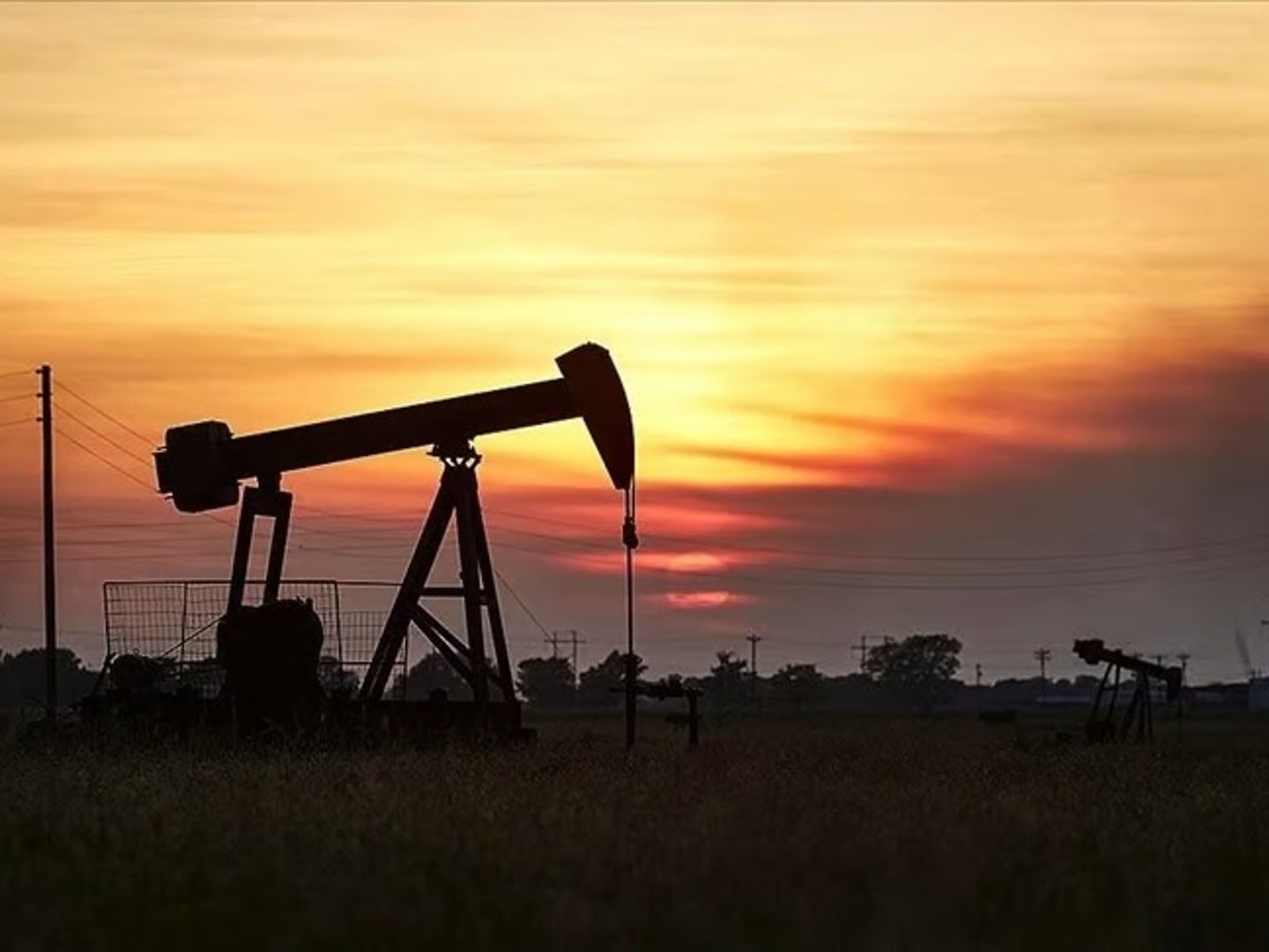 İsrail, İran'a saldırdı! Petrol fiyatları sert yükseldi