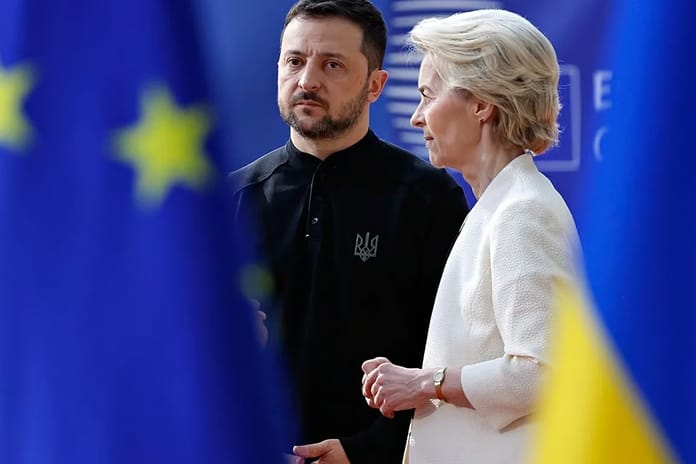 Politico: AB, ABD'ye rağmen Ukrayna'ya finansman sağlayabilecek mi?