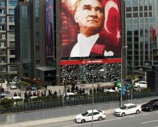 CHP’den yeni hamle: İstanbul İl Başkanlığı binasını kapattı