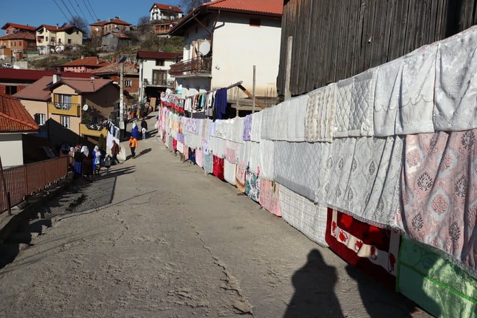 Çalışkan erkekler, sadık kadınlar