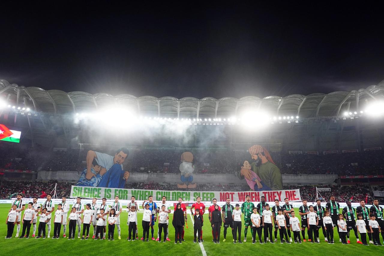 Konyaspor ile Filistin Milli Takımı arasında dostluk maçı 