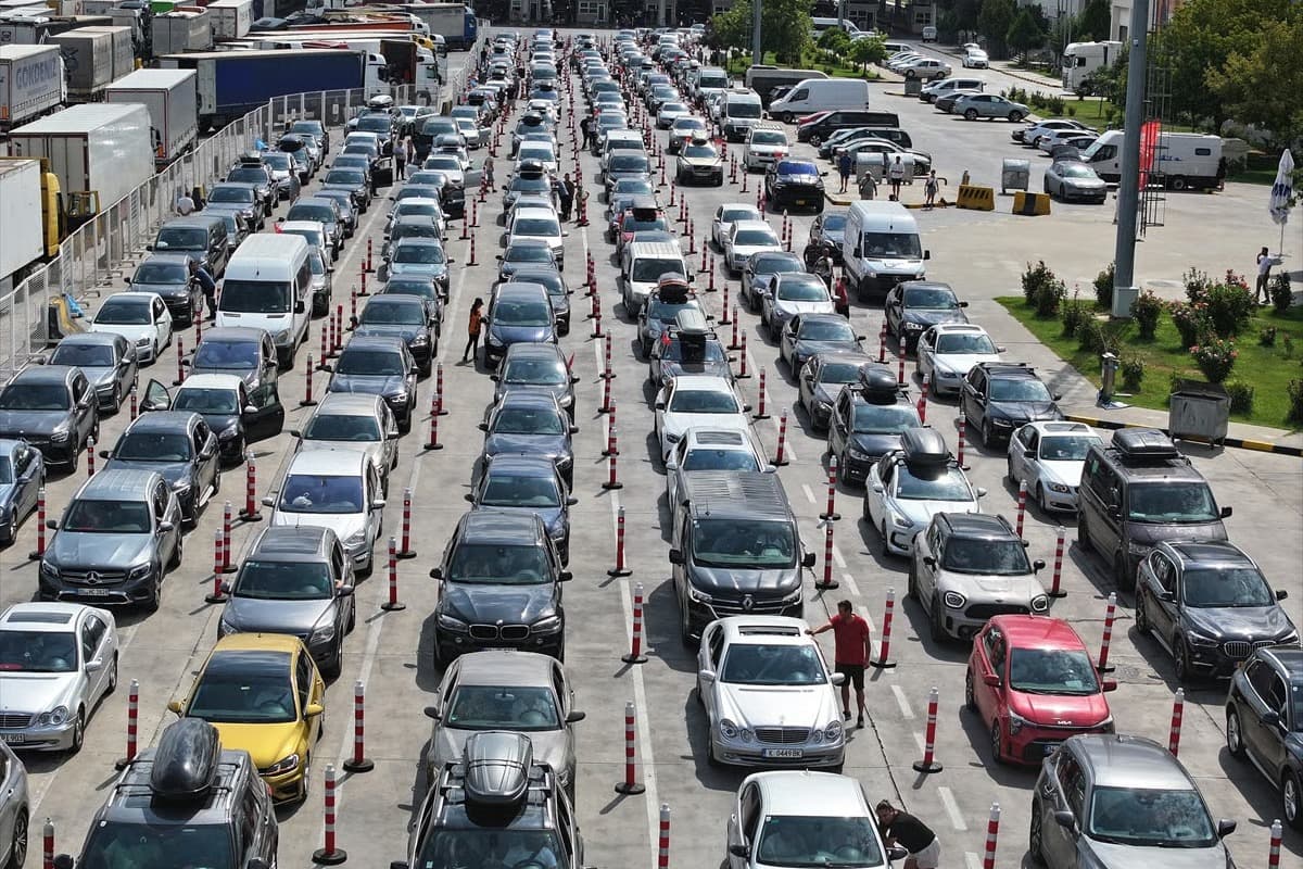 Gurbetçilerin dönüşü devam ediyor