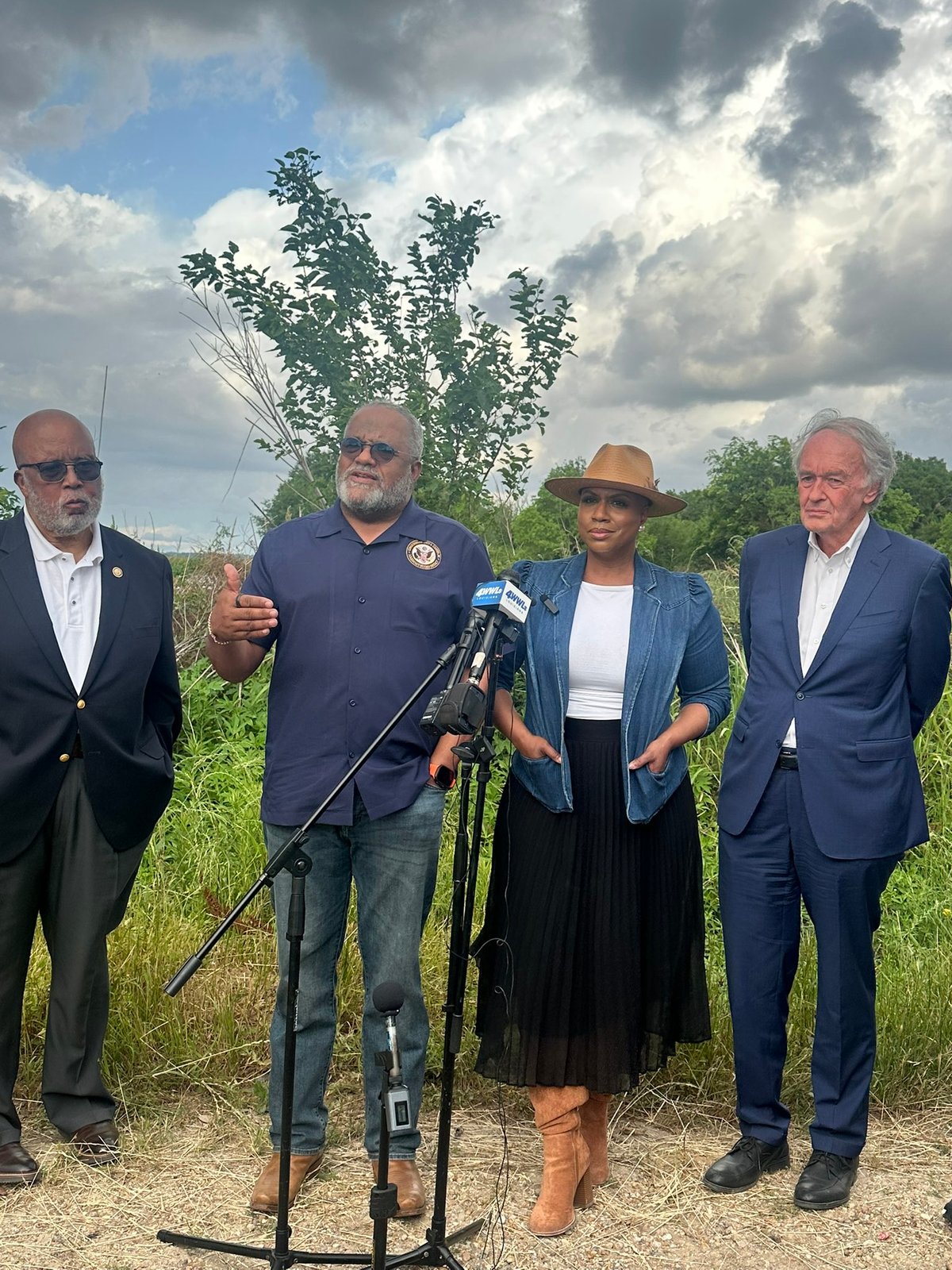 ABD Temsilciler Meclisi üyeleri Troy Carter, Jim McGovern, Ayanna Pressley ve Bennie Thompson - Troy Carter X