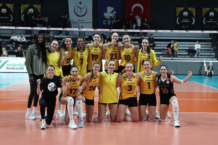 VakıfBank Zeren Spor engelini geçti