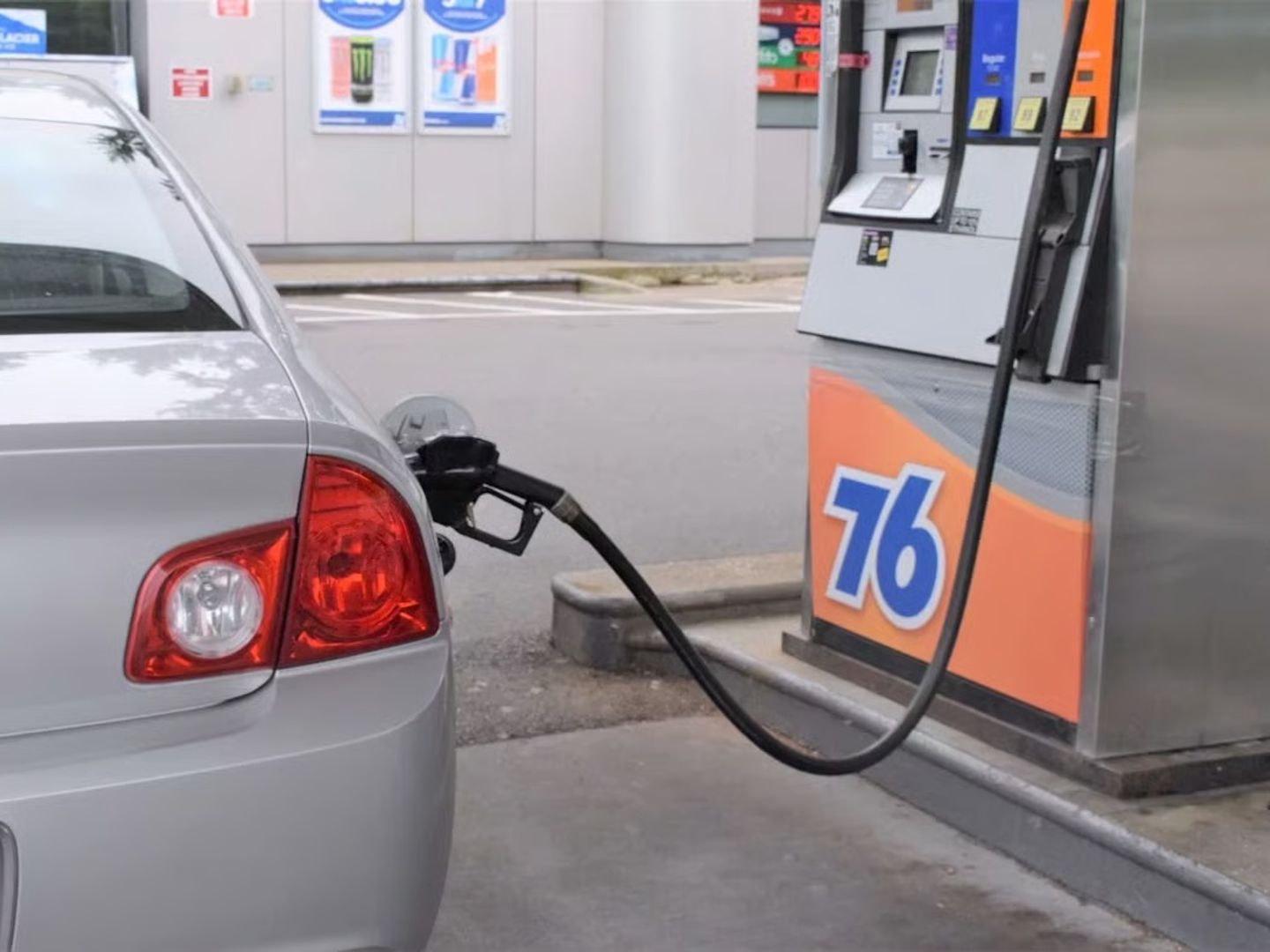 Benzin-motorin kaç lira, zam mı geldi? 24 Şubat akaryakıt fiyatları 