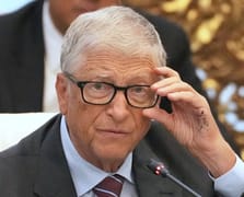 Bill Gates'ten Epstein skandalı gölgesinde AI Impact Zirvesi'nde geri adım