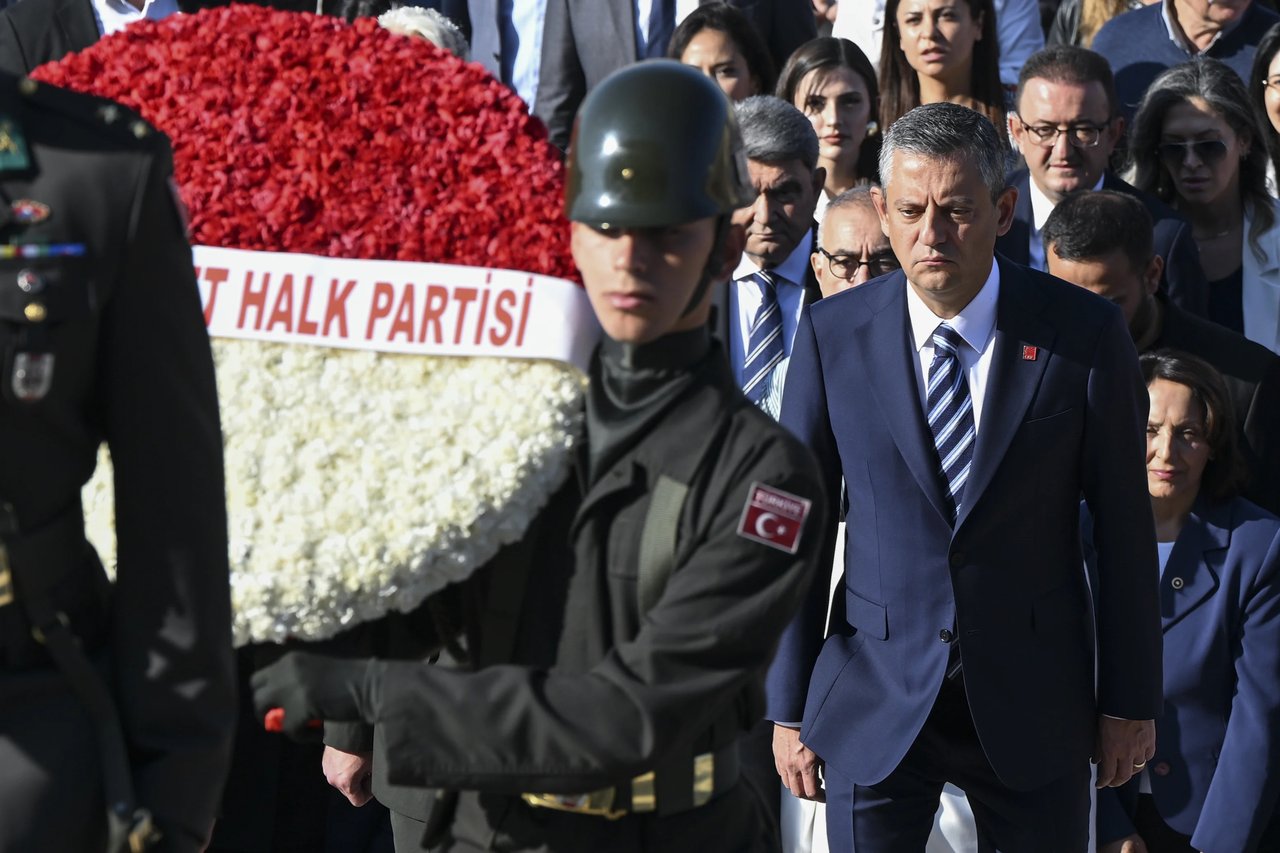  Tepeden tabana çözülme: CHP bölünüyor mu? 