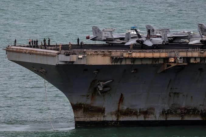 286 gün denizde kalan USS Abraham Lincoln pas içinde Tayland’a döndü