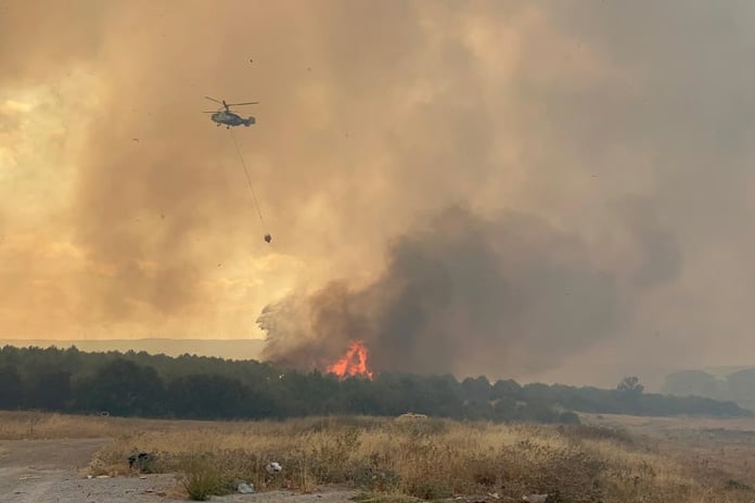 Çanakkale'de korkutan orman yangını büyüyor