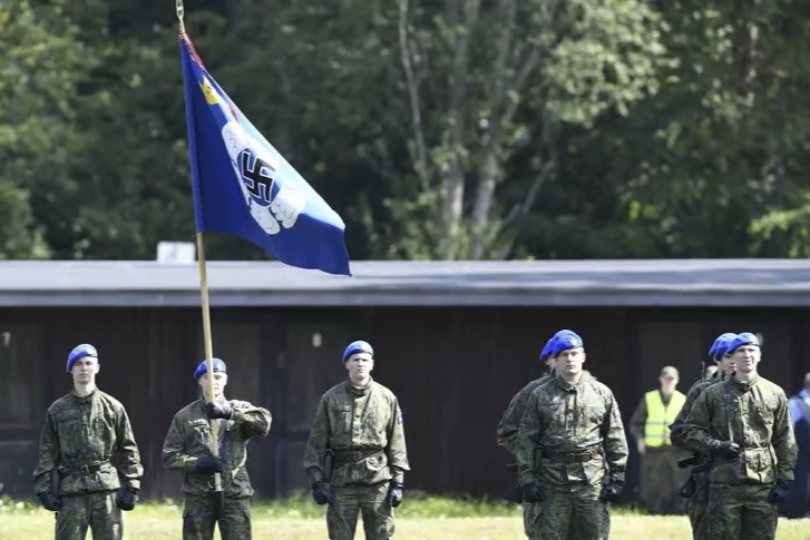 Finlandiya ordusundan gamalı haç kararı