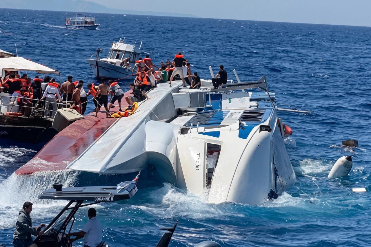 Girne'de batan gemiye ulaşıldı