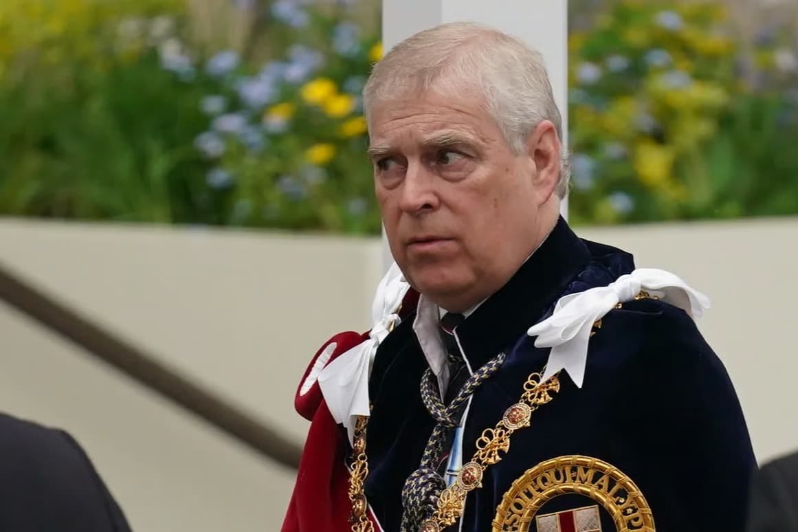 Prens Andrew Kraliyet konutunu boşalttı