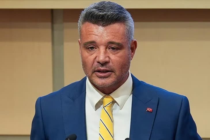 Sadettin Saran, uyuşturucu soruşturması kapsamında ifade vermek üzere adliyede