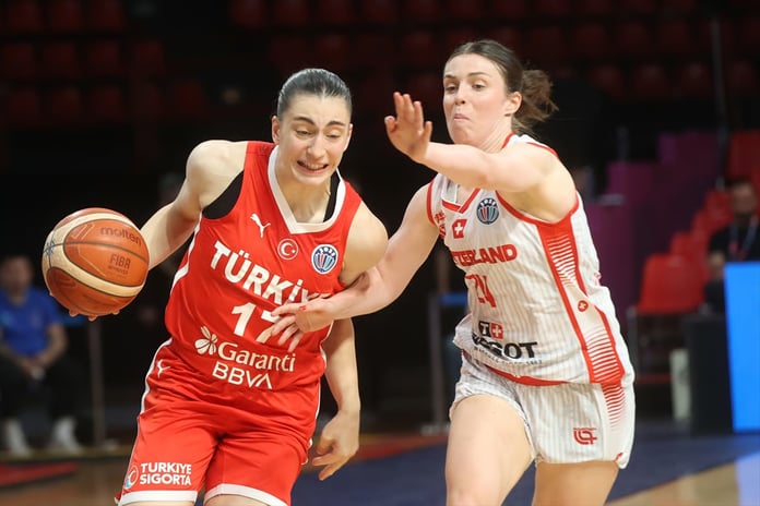 A Milli Kadın Basketbol Takımı, 2025 FIBA EuroBasket'te İsviçre'yi rahat geçti: İlk galibiyet alındı