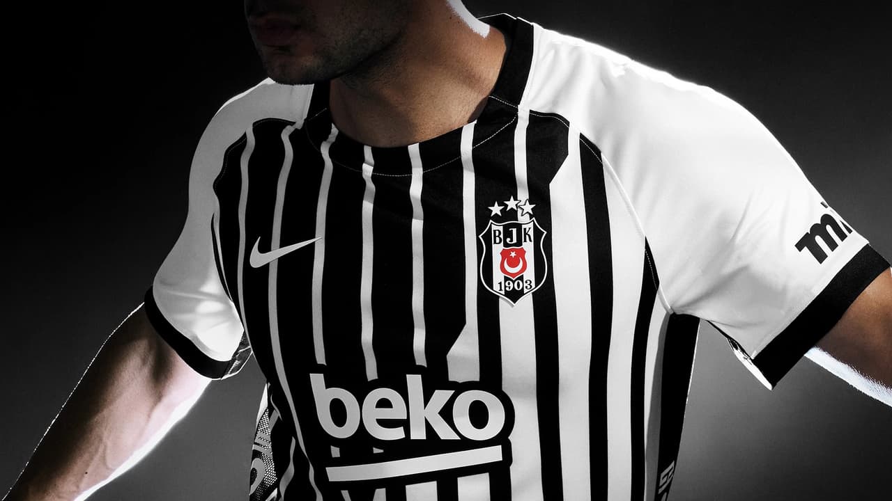 Beşiktaş yeni sezon formalarını tanıttı