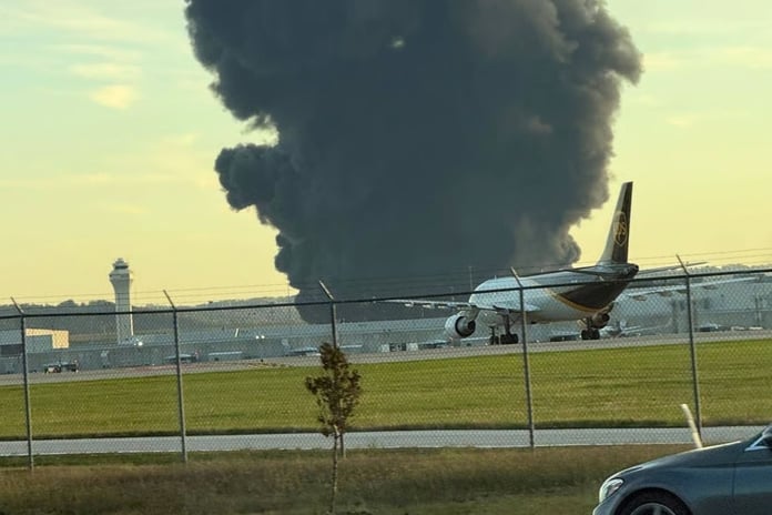 Kentucky'de kargo uçağı düştü: 7 ölü