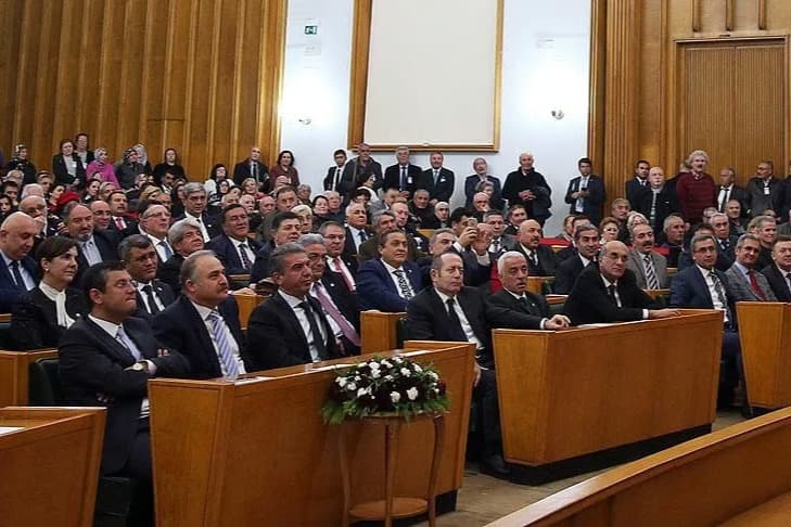 Yargıtay'dan CHP'yi sarsan karar: Meclis grubu 129 sandalyeye geriledi