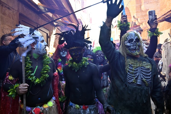 Ekonomik krize inat renkli görüntüler