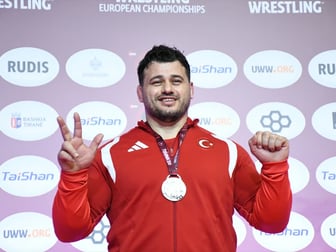 Rıza Kayaalp rekoru tek başına aldı