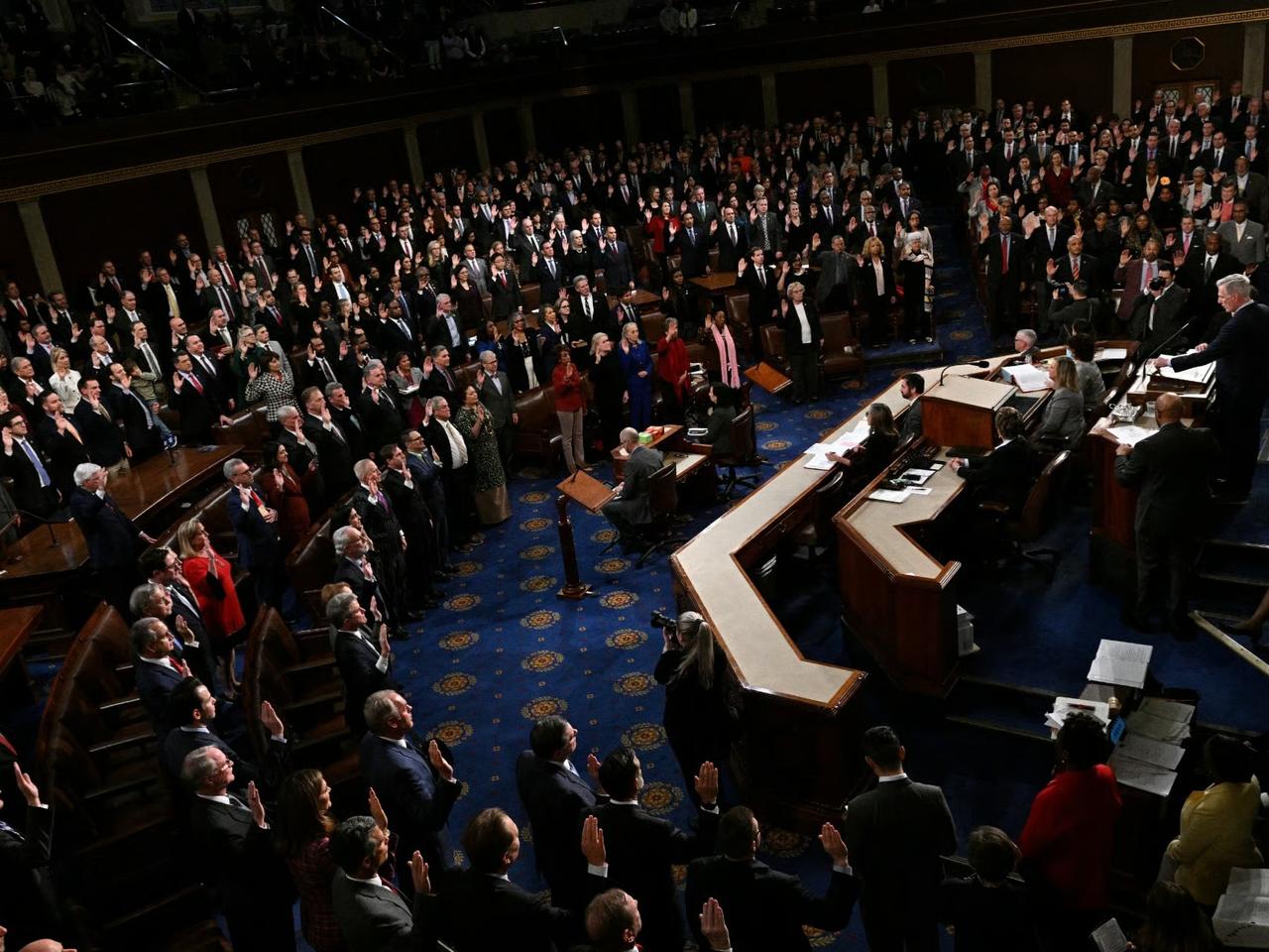 Temsilciler Meclisi'nden Trump'a İran freni