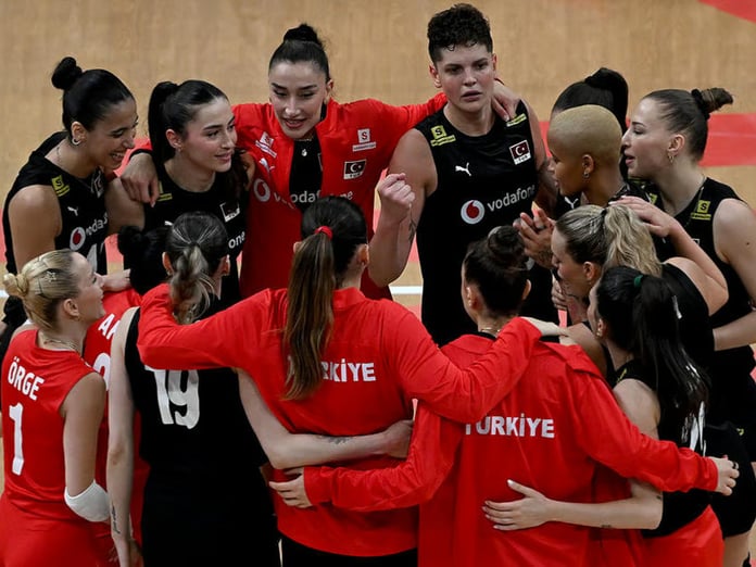 Filenin Sultanları, Milletler Ligi'nde Çekya karşısında: Finaller garantilendi, sıralama kovalanıyor