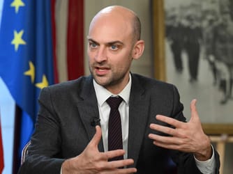 France: Iran Must Concede After Losing Its Leader