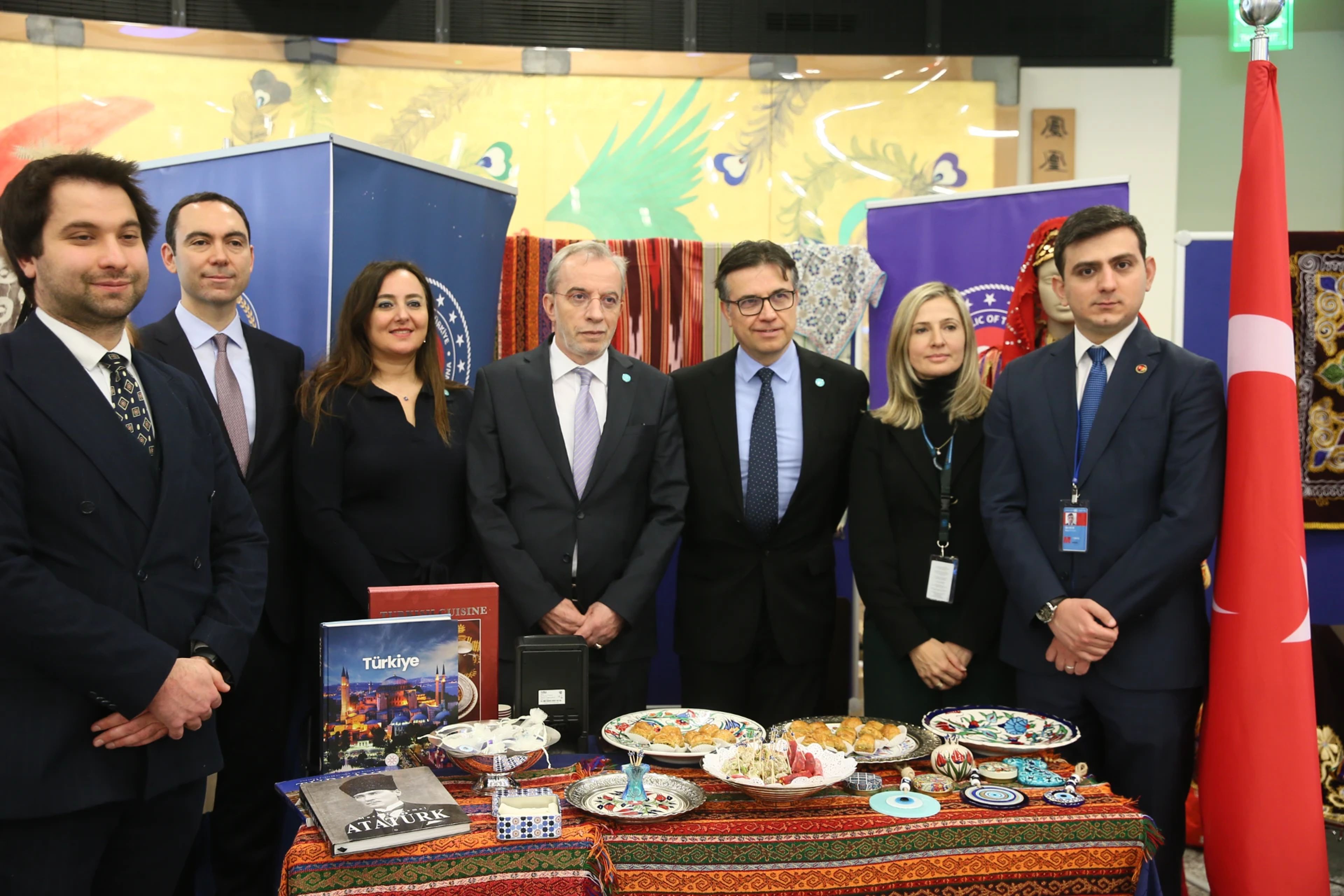 Kültürel diplomasi: Kostümler, yemekler ve ortak dil