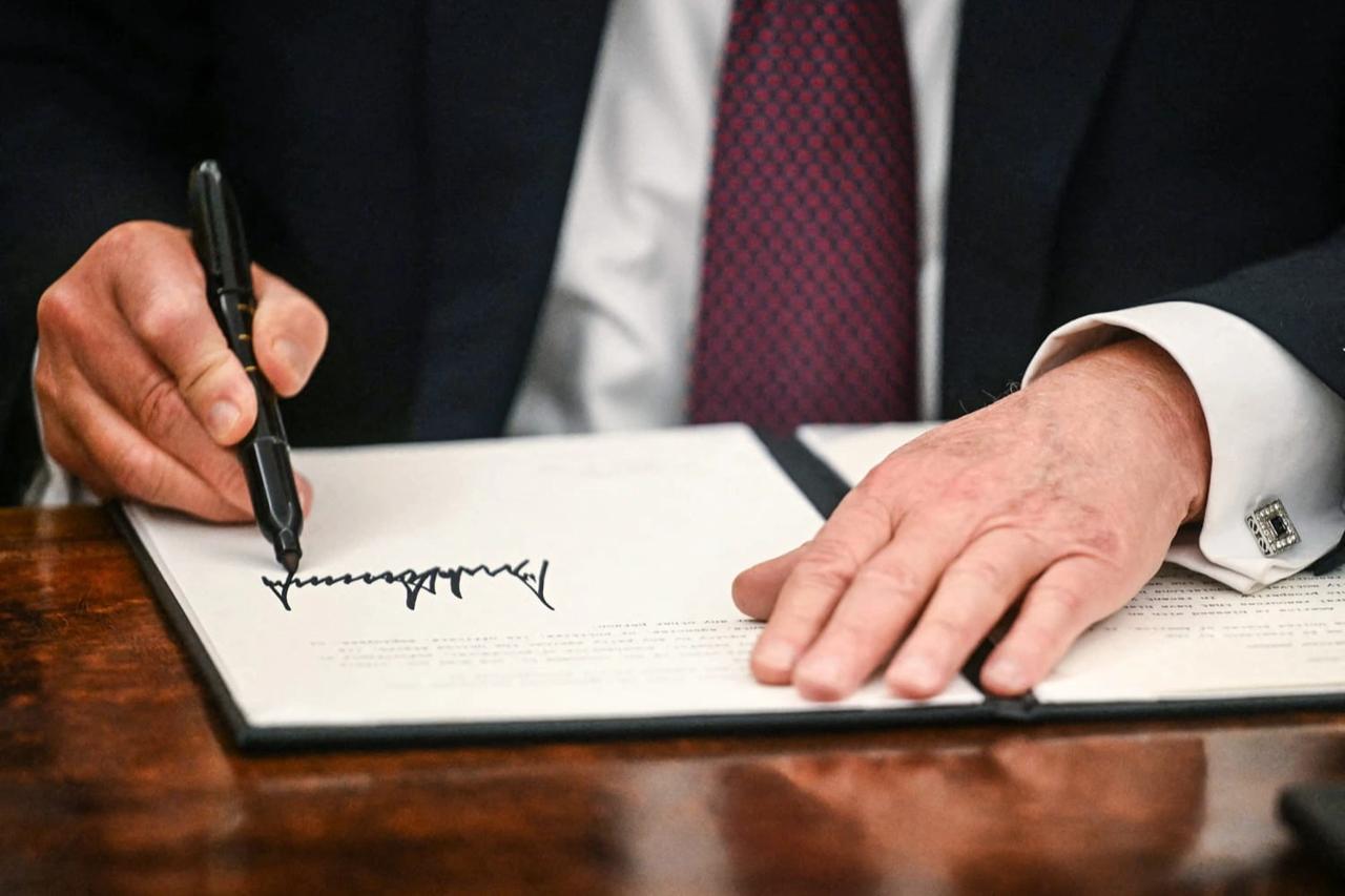 Trump ABD Uzay Akademisi kararnamesini imzaladı