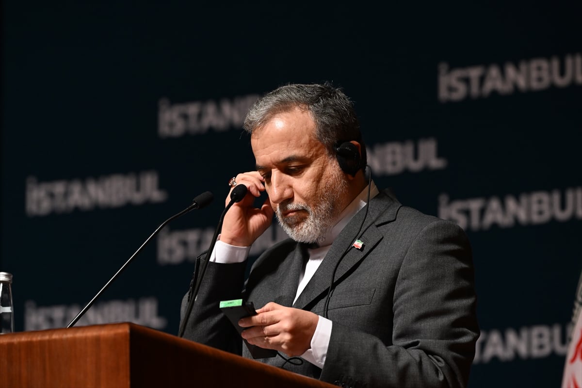 İran Dışişleri Bakanı Abbas Arakçi İstanbul'da basın toplantısı düzenledi. (AA)